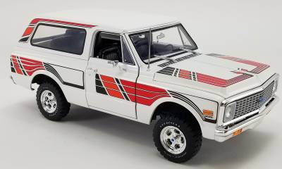 ACME DIECAST 1972 CHEVROLET K5 BLAZER- FEATHERS EDITION