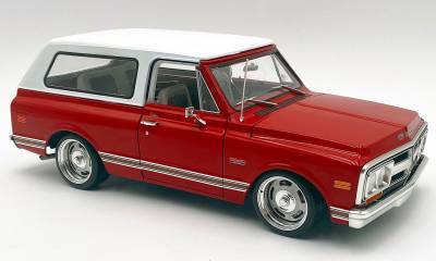 ACME DIECAST 1970 GMC JIMMY SLAMMED CUSTOM